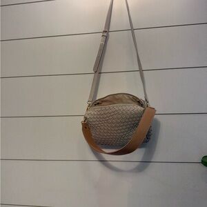 Elegant Woven Beige Crossbody Bag